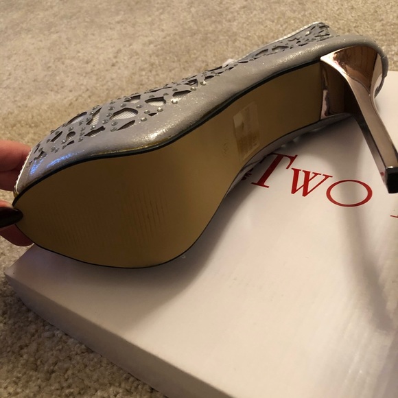 Silver platform peep toe. - Picture 6 of 6